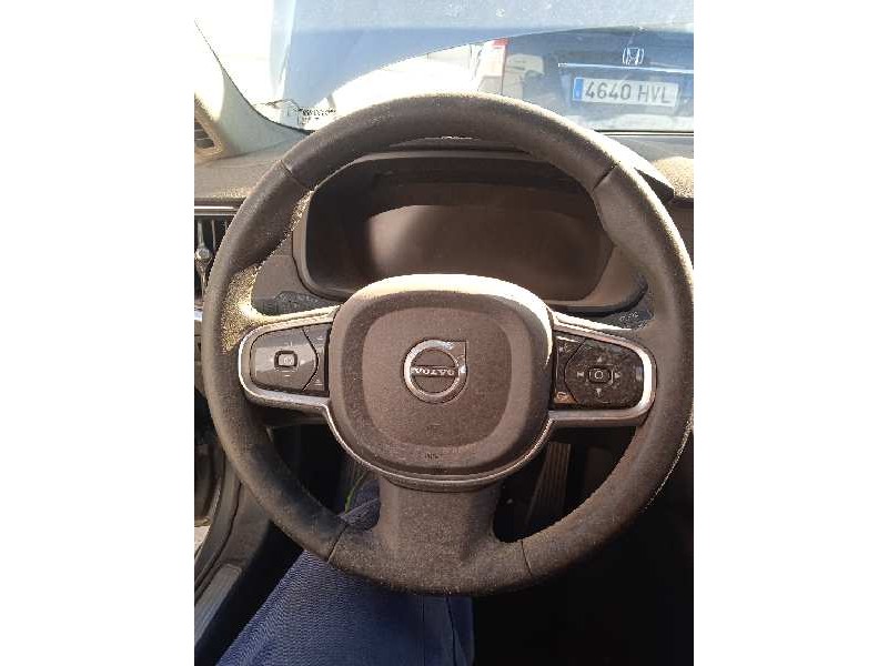 volvo v90 cross country del año 2019