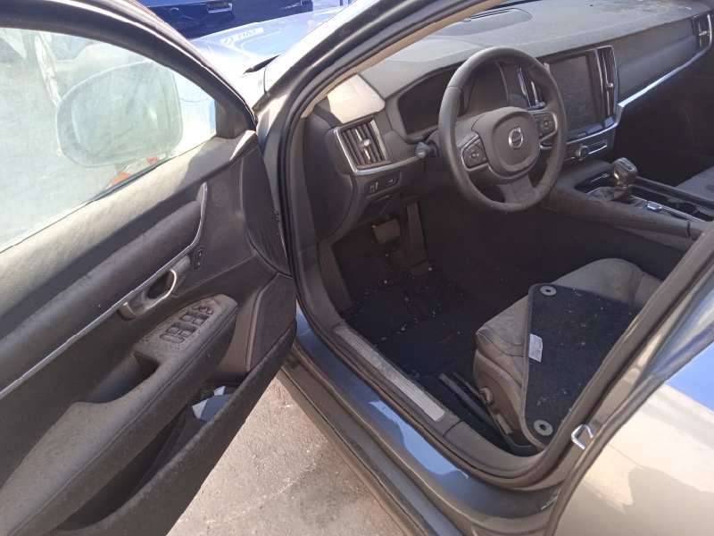 volvo v90 cross country del año 2019