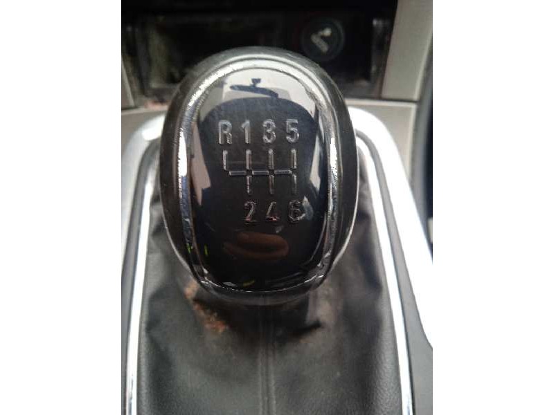 opel insignia berlina del año 2010