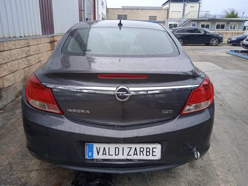 opel insignia berlina del año 2010