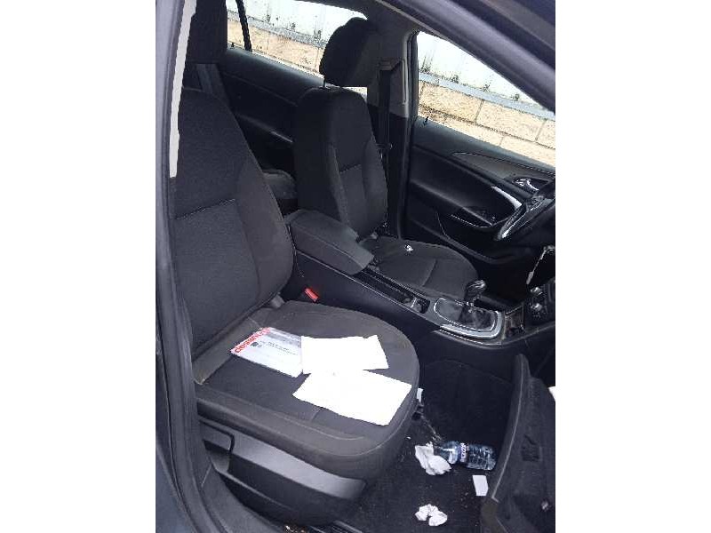 opel insignia berlina del año 2010