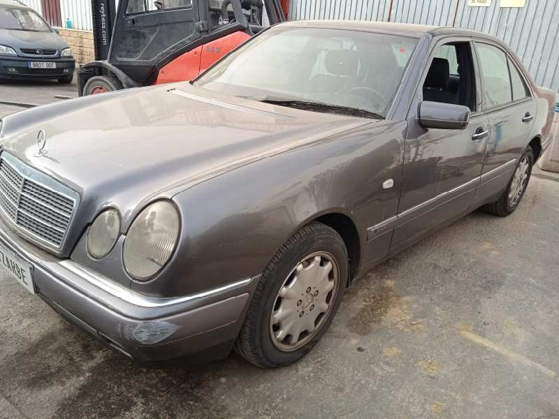 mercedes-benz clase e (w210) berlina diesel del año 1998