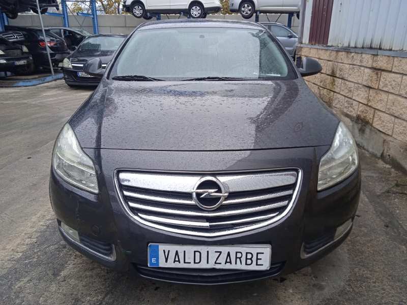 opel insignia berlina del año 2010