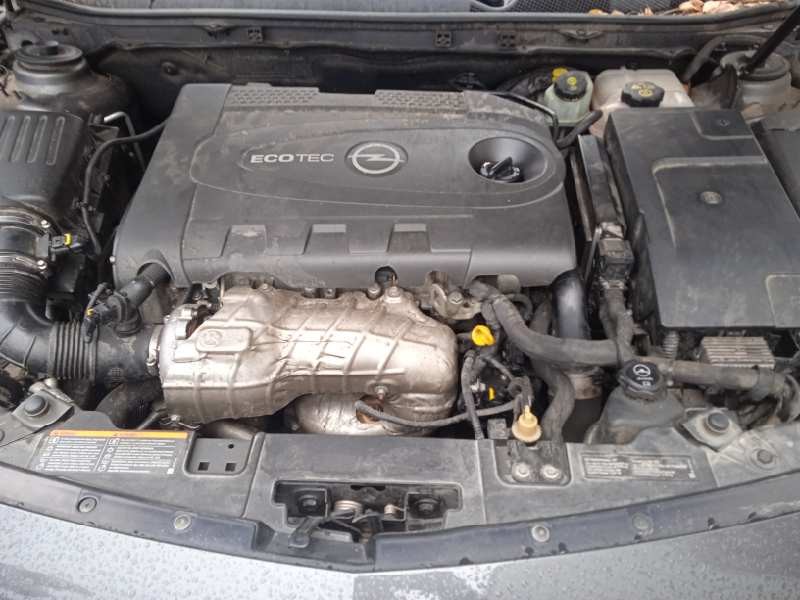 opel insignia berlina del año 2010