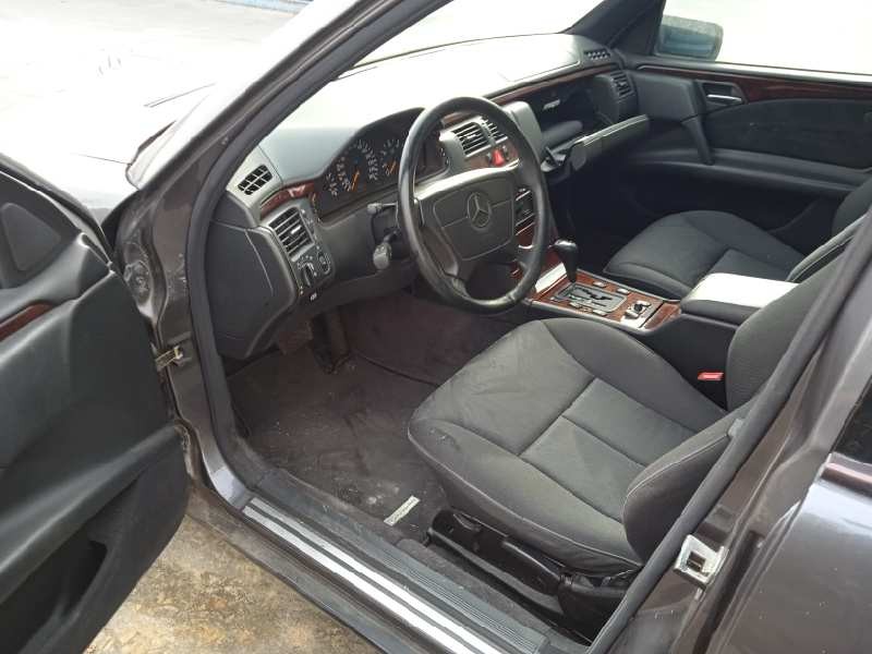 mercedes-benz clase e (w210) berlina diesel del año 1998