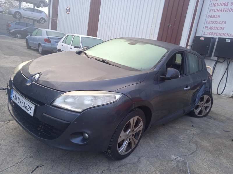 renault megane iii berlina 5 p del año 2009