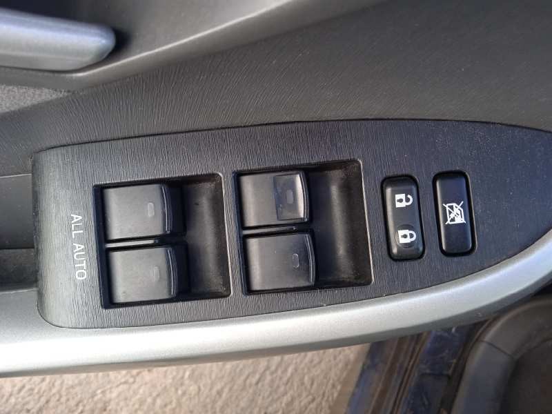 toyota prius (nhw30) del año 2012