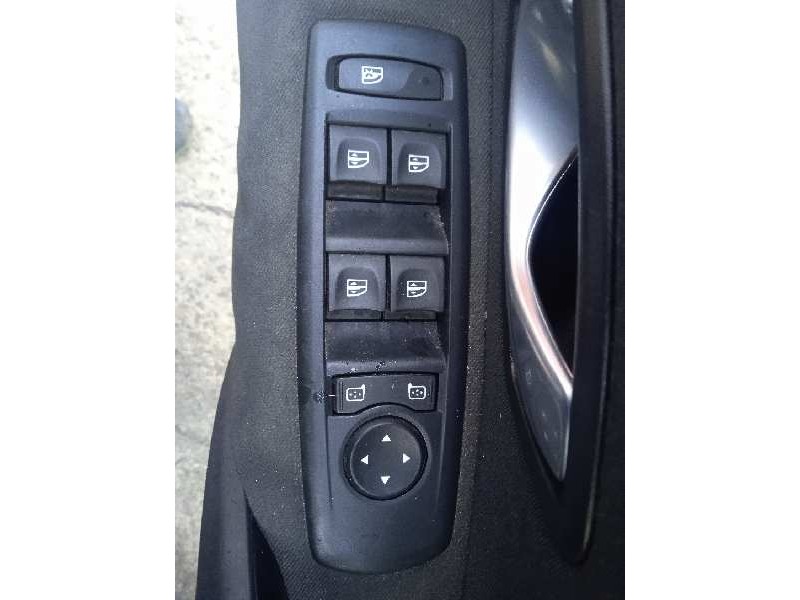 renault megane iii berlina 5 p del año 2009