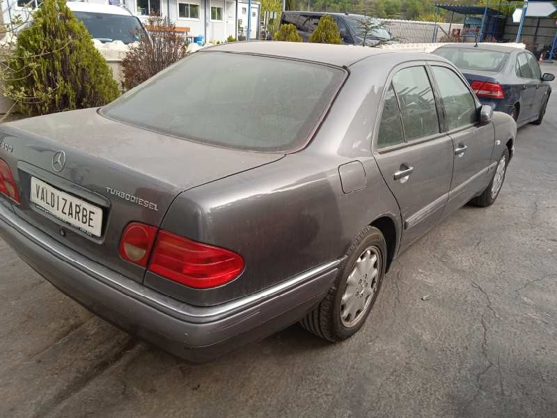 mercedes-benz clase e (w210) berlina diesel del año 1998