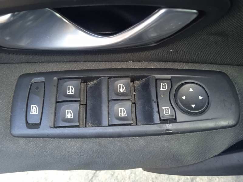 renault megane iii berlina 5 p del año 2009