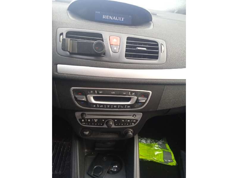 renault megane iii berlina 5 p del año 2009