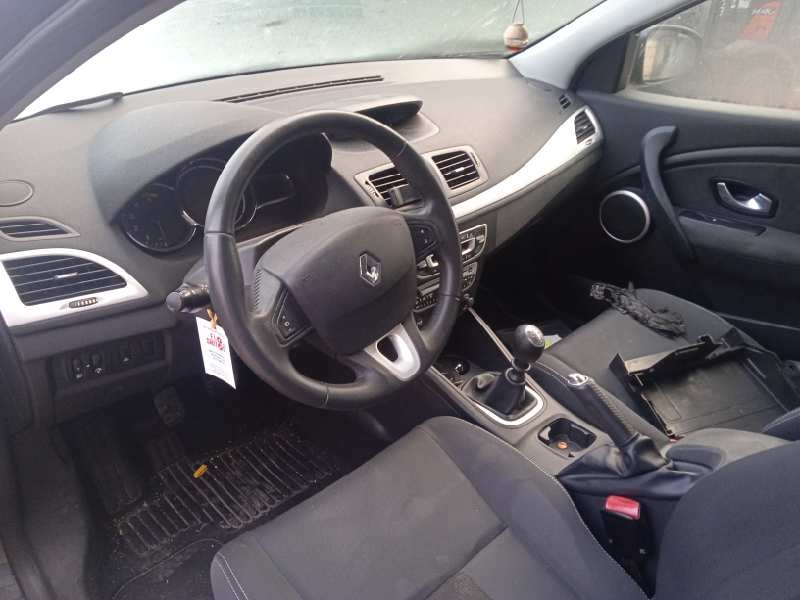 renault megane iii berlina 5 p del año 2009