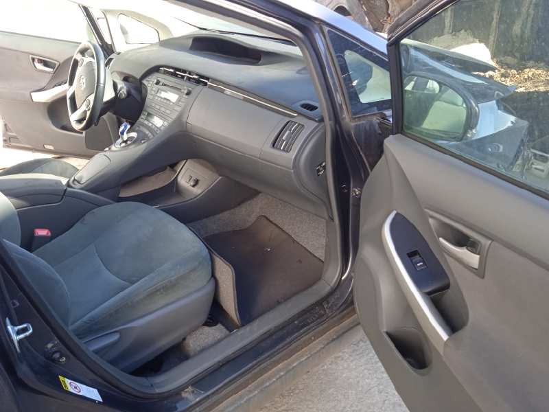 toyota prius (nhw30) del año 2012