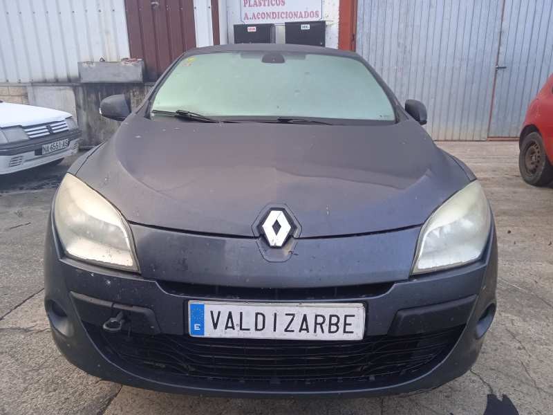 renault megane iii berlina 5 p del año 2009