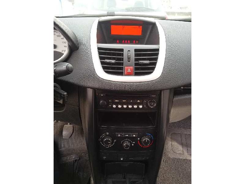 peugeot 207 del año 2011