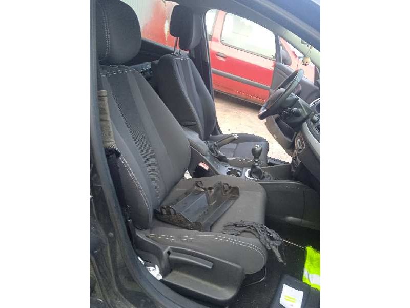 renault megane iii berlina 5 p del año 2009