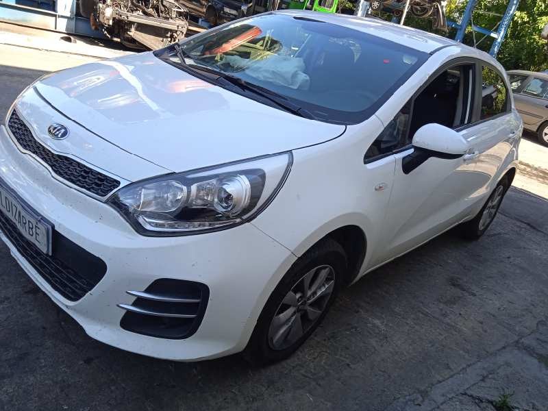 kia rio del año 2016