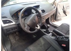 renault megane iii berlina 5 p del año 2009 2