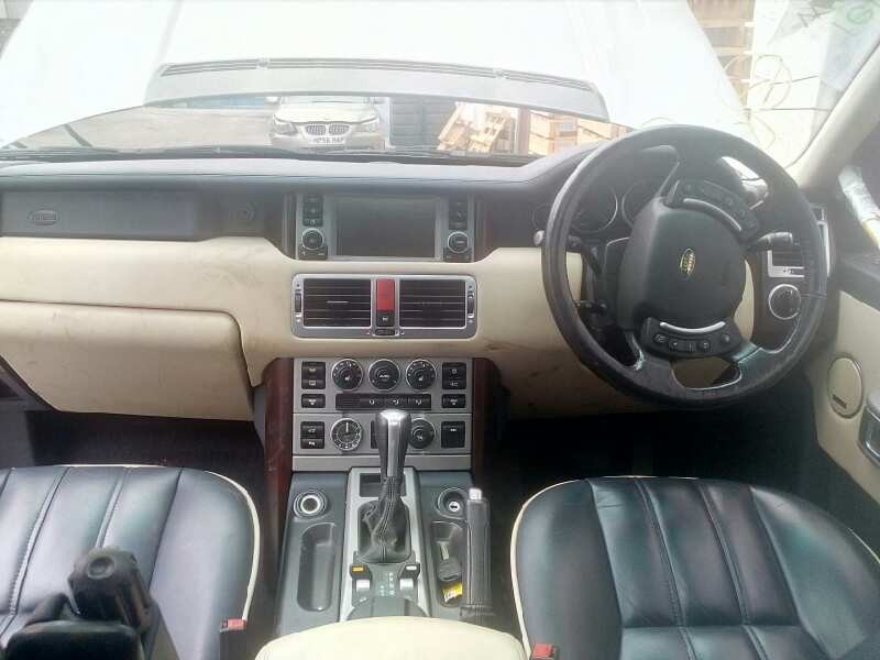 land rover range rover (lm) del año 2005