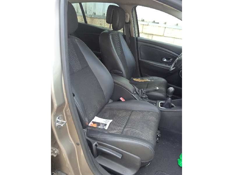 renault megane iii berlina 5 p del año 2009