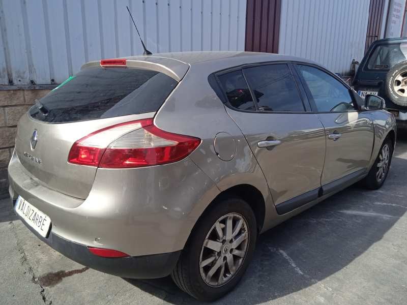 renault megane iii berlina 5 p del año 2009