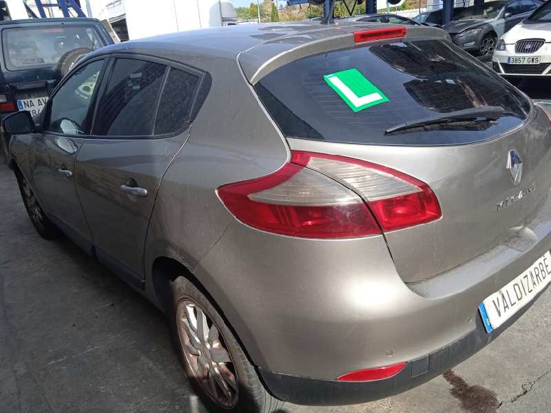 renault megane iii berlina 5 p del año 2009