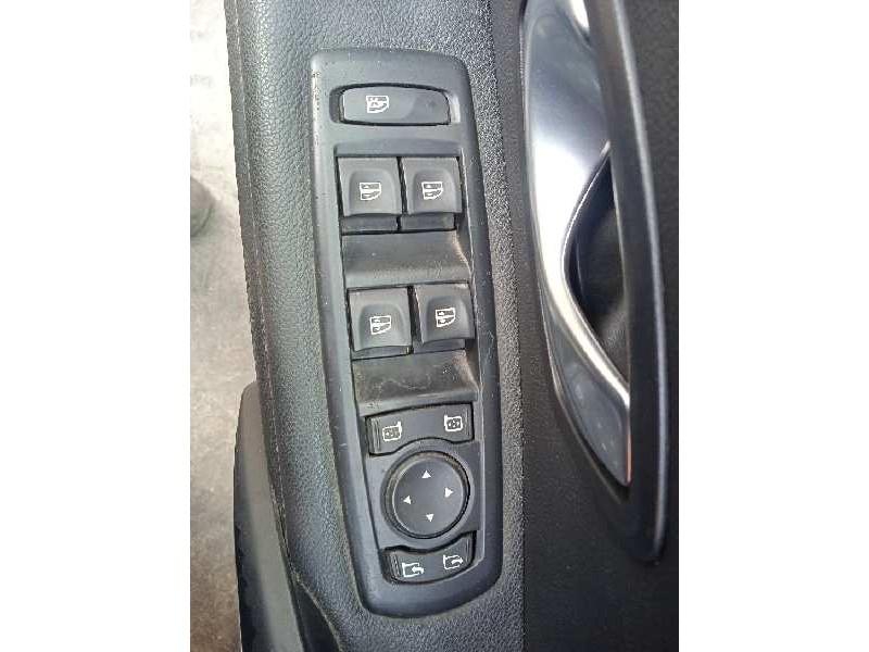 renault megane iii berlina 5 p del año 2009