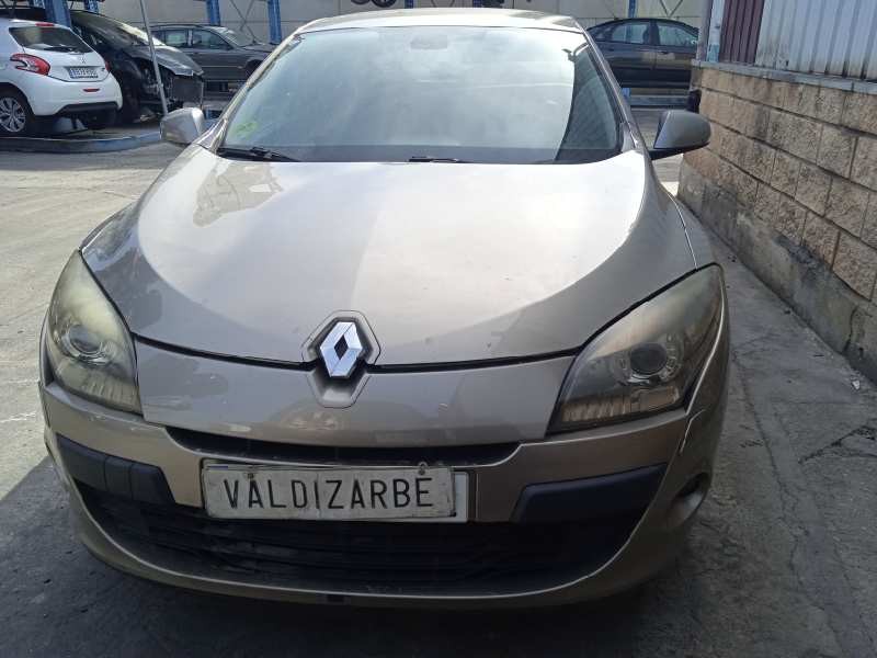 renault megane iii berlina 5 p del año 2009
