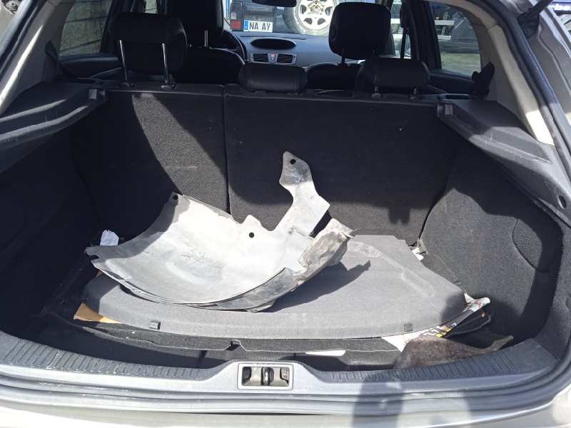 renault megane iii berlina 5 p del año 2009