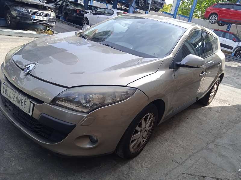 renault megane iii berlina 5 p del año 2009