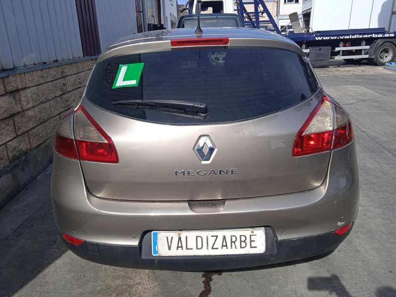 renault megane iii berlina 5 p del año 2009