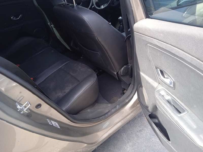 renault megane iii berlina 5 p del año 2009