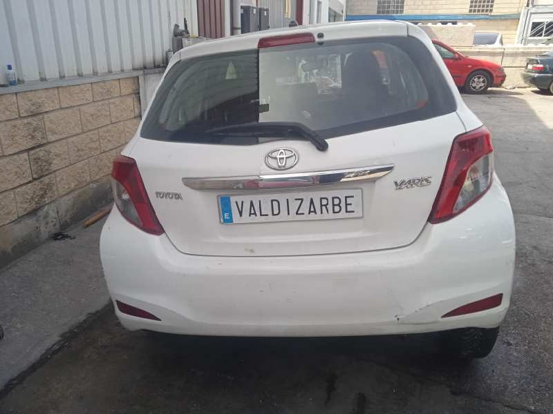 toyota yaris del año 2013