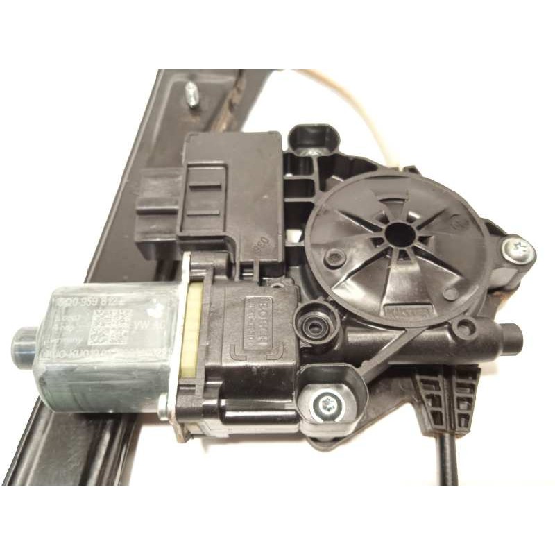 Recambio de elevalunas trasero derecho para volkswagen tiguan sport 4motion bmt referencia OEM IAM 5Q0959812E  