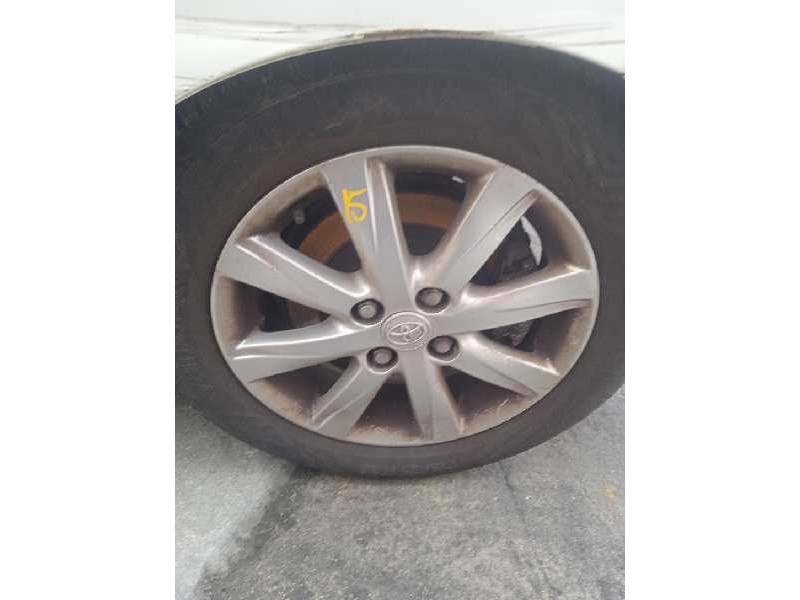 toyota yaris del año 2013