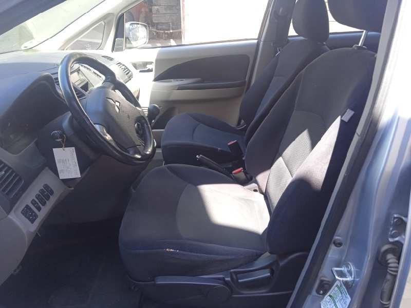 mitsubishi grandis (na0w) del año 2009