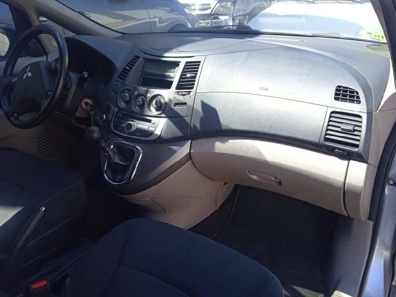 mitsubishi grandis (na0w) del año 2009