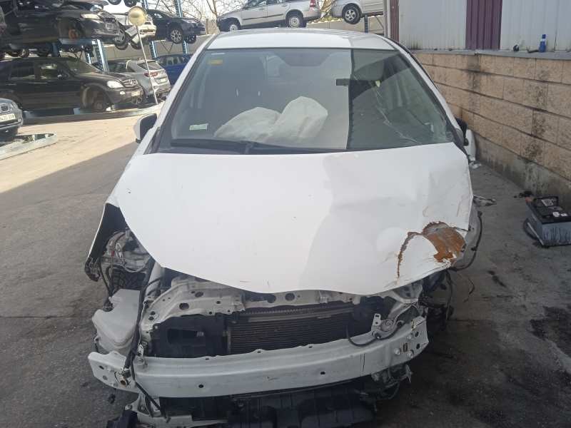 toyota yaris del año 2013