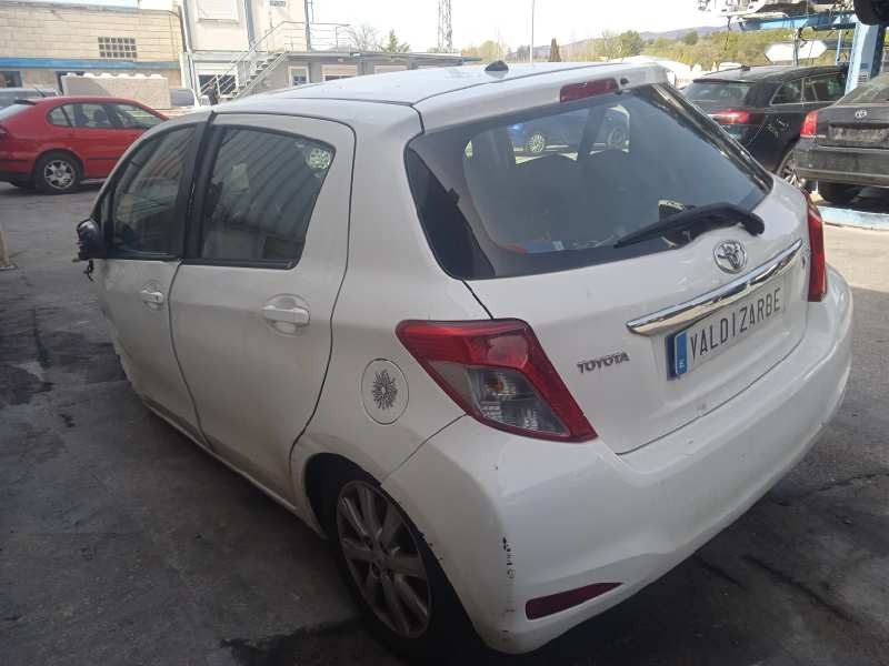 toyota yaris del año 2013