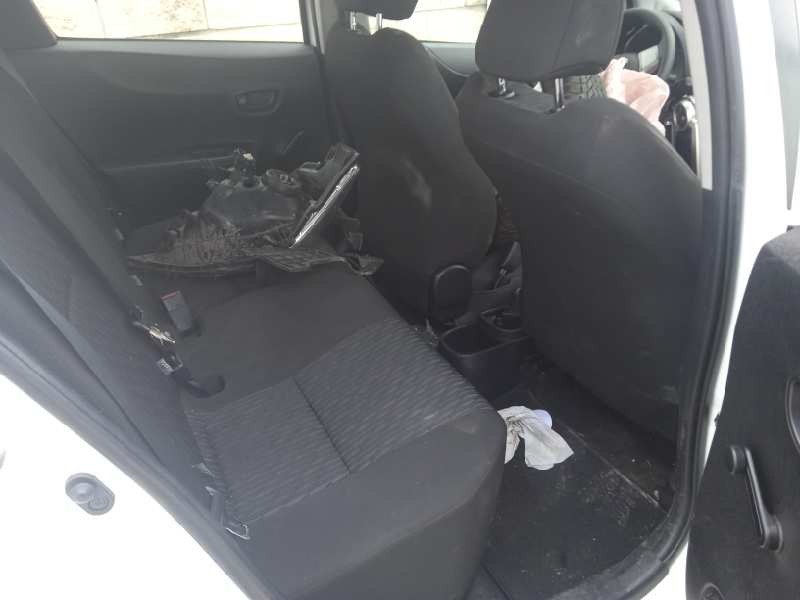 toyota yaris del año 2013