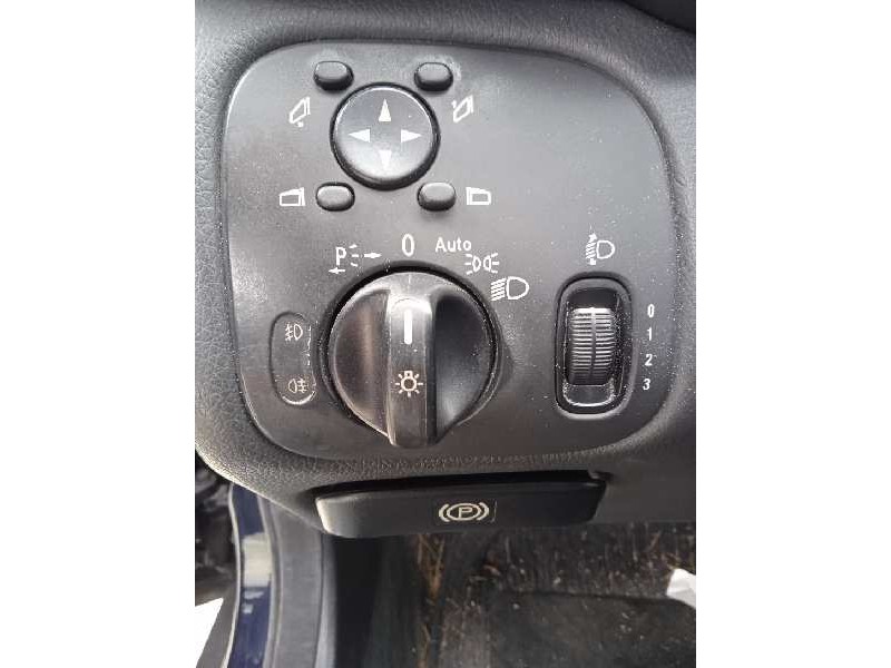 mercedes-benz clase c (w203) berlina del año 2000