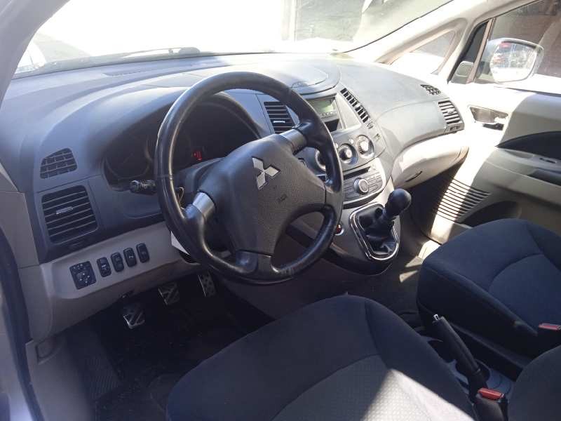 mitsubishi grandis (na0w) del año 2009