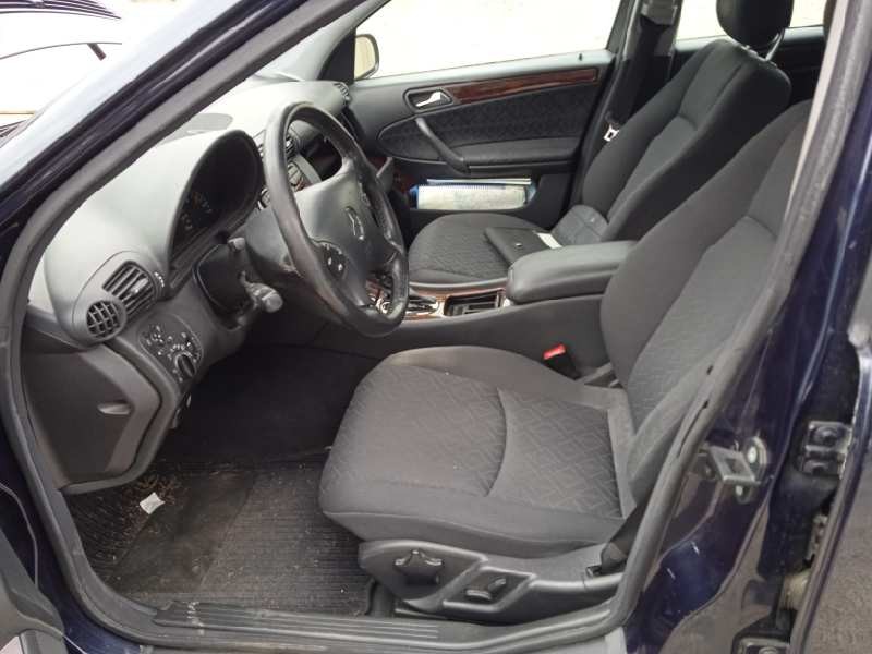 mercedes-benz clase c (w203) berlina del año 2000