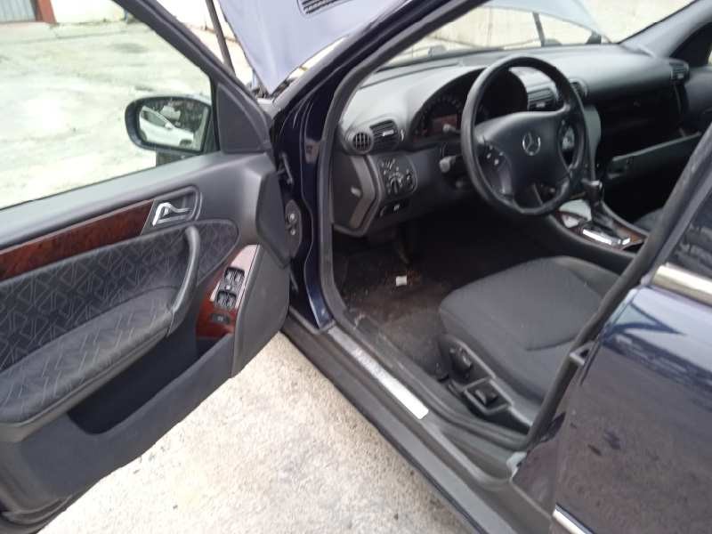 mercedes-benz clase c (w203) berlina del año 2000