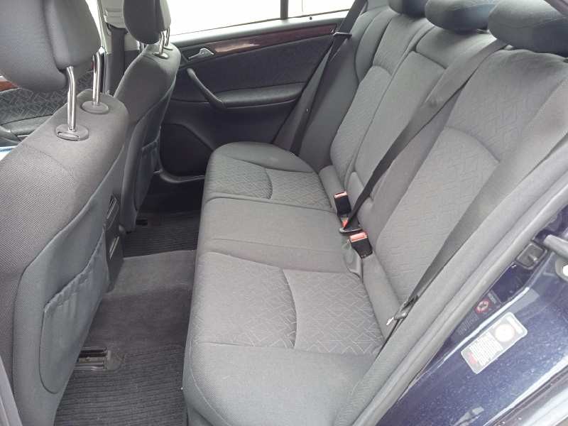 mercedes-benz clase c (w203) berlina del año 2000