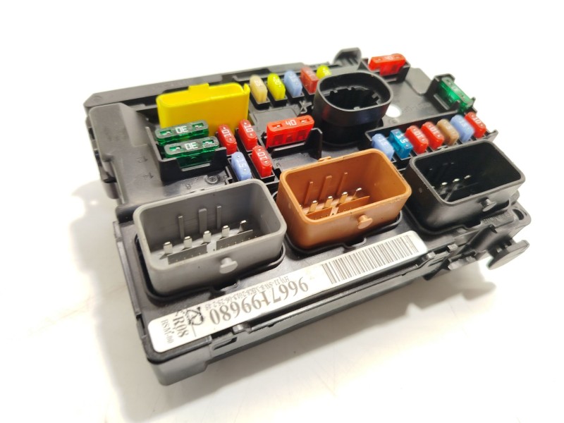 CAJA RELES / FUSIBLES 9667199680 6500HV 
