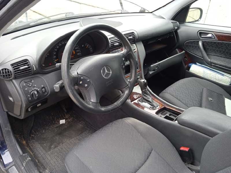mercedes-benz clase c (w203) berlina del año 2000