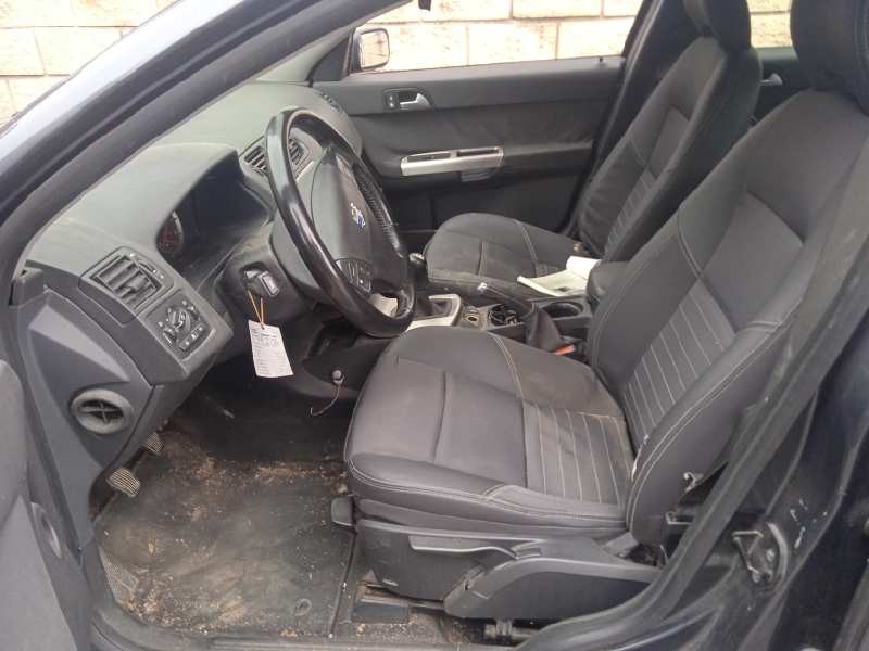 volvo v50 familiar del año 2004