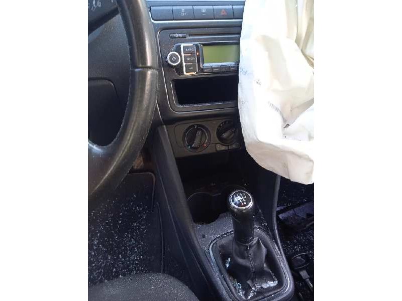 volkswagen polo (6r1) del año 2011