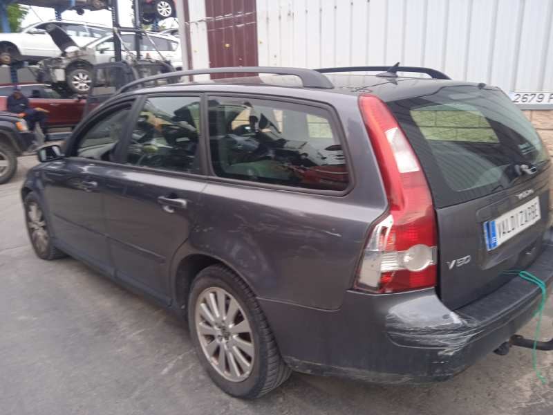 volvo v50 familiar del año 2004